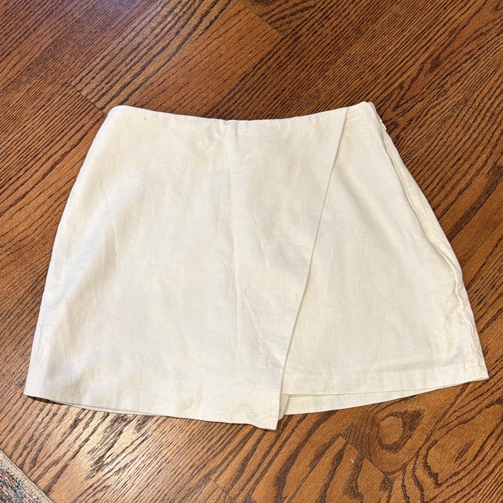 Abercrombie Linen White Mini Skort
